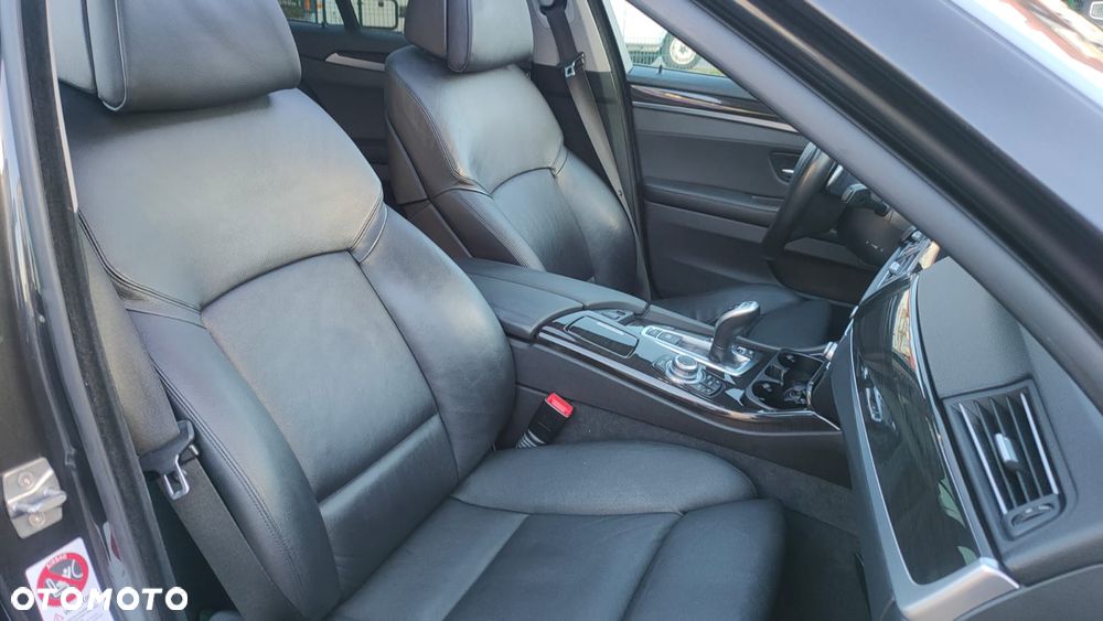 BMW Seria 5 525d Sport-Aut - 11