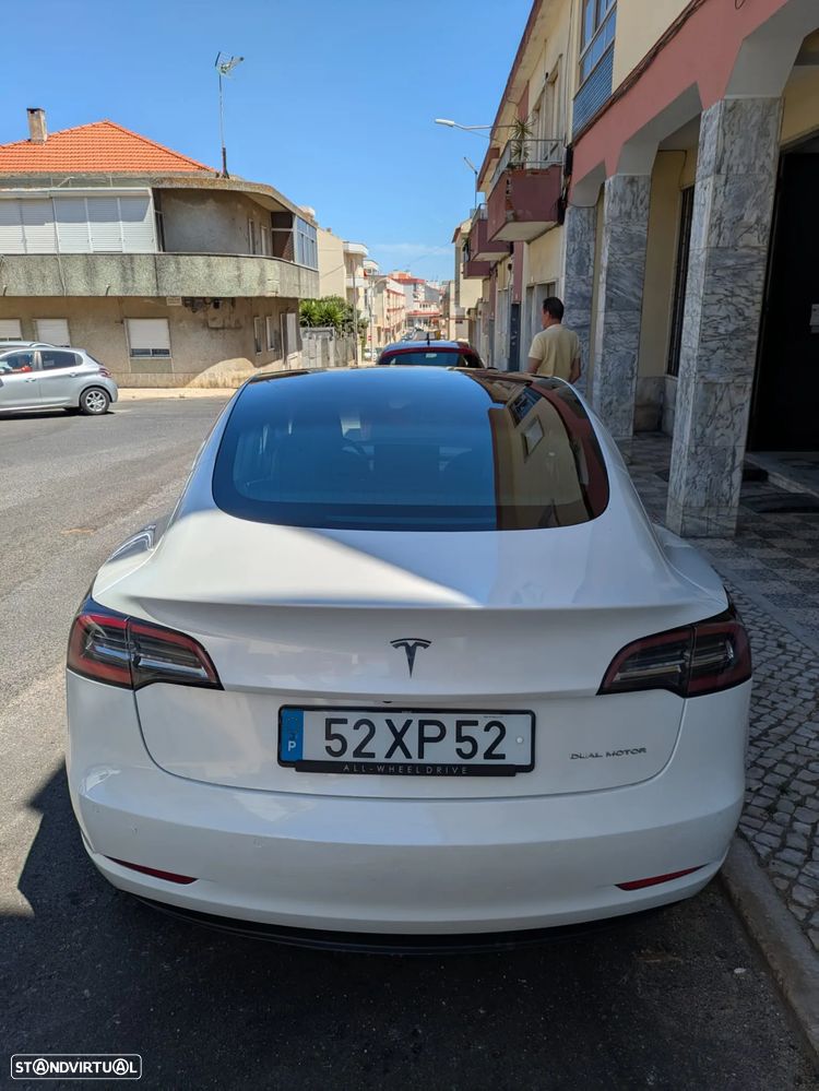 Tesla Model 3 - 10