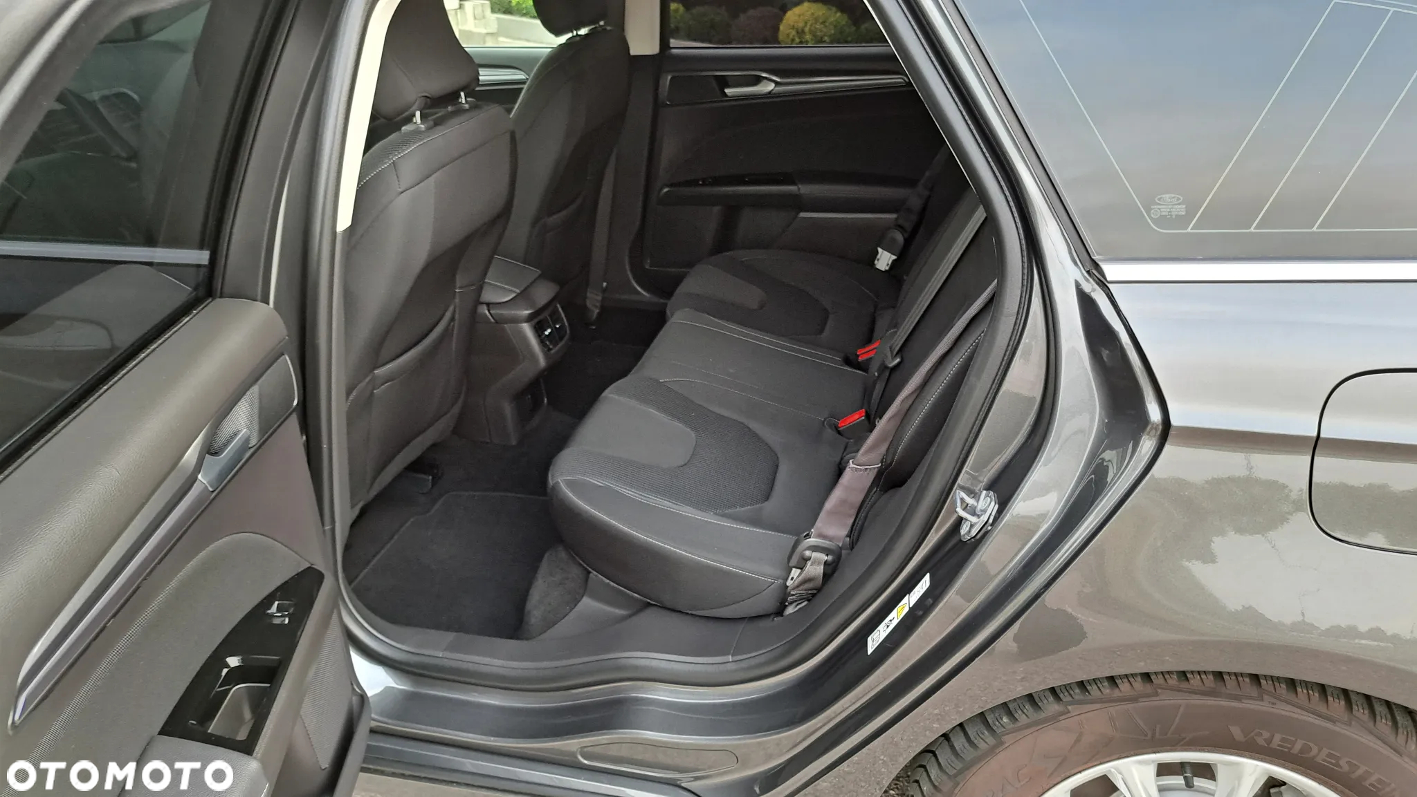 Ford Mondeo 2.0 Hybrid Executive Plus - 17