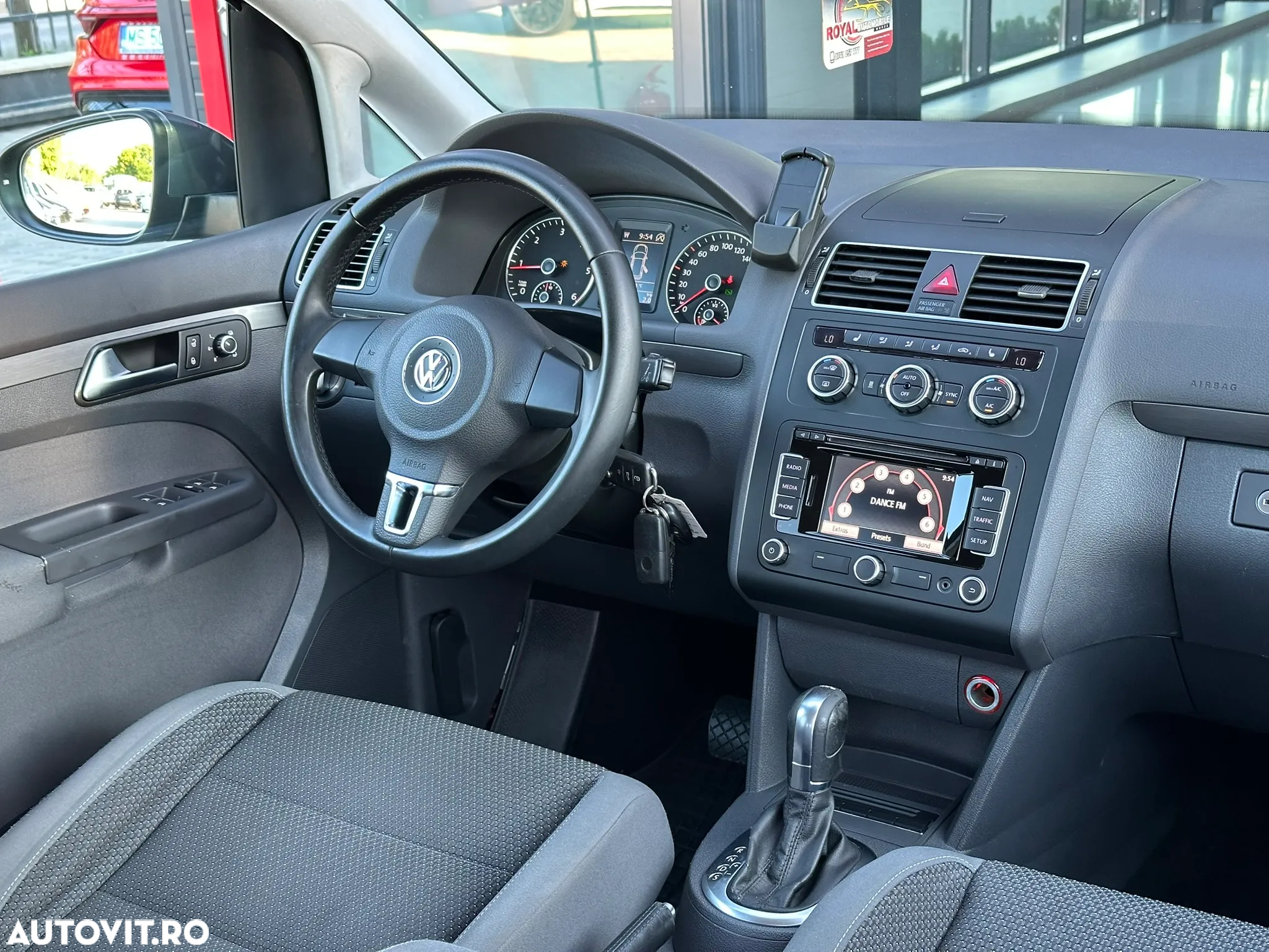 Volkswagen Touran 1.6 TDI DPF BlueMotion Technology DSG Comfortline - 13