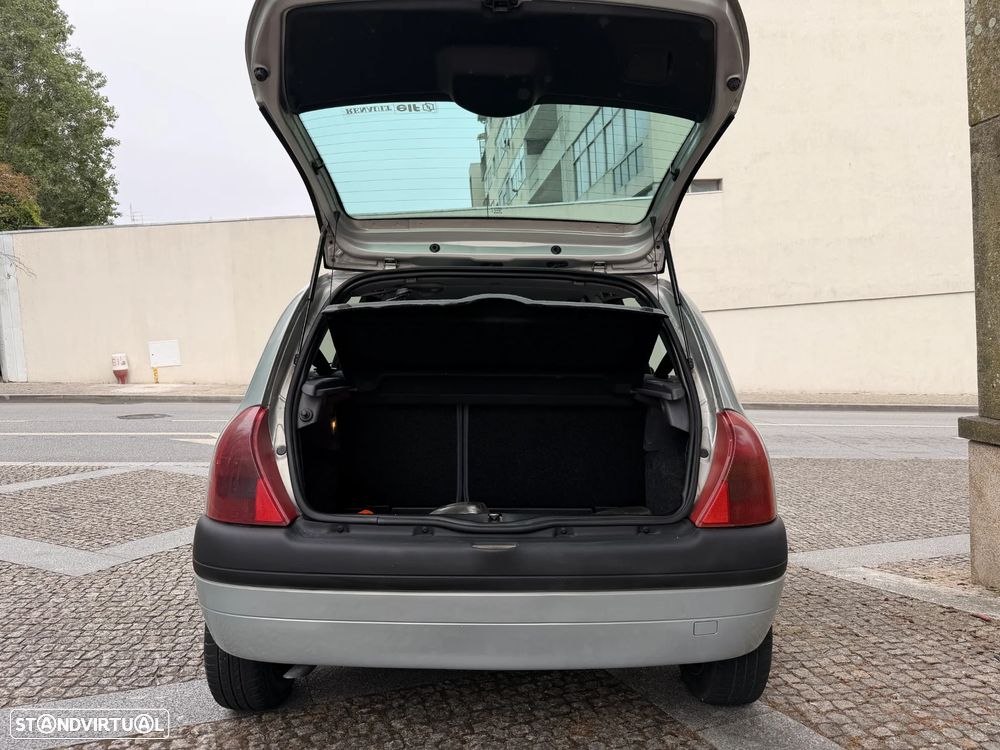 Renault Clio 1.2 16V Extreme - 24