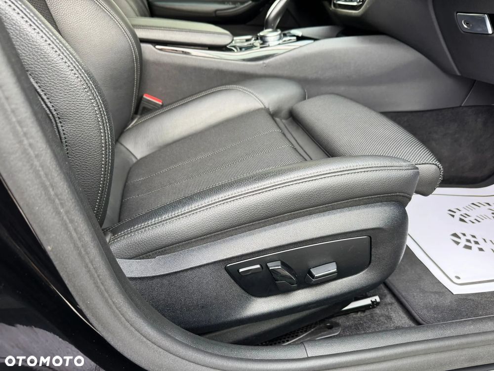 BMW Seria 5 520d M Sport Edition - 25