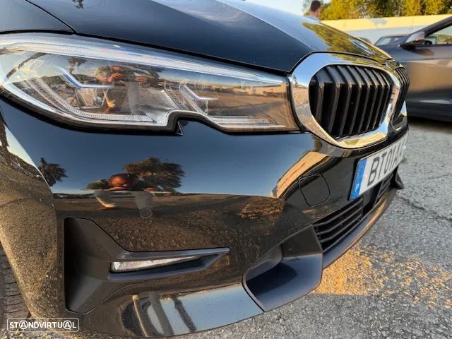 BMW 330 e Touring Aut. Sport Line - 38