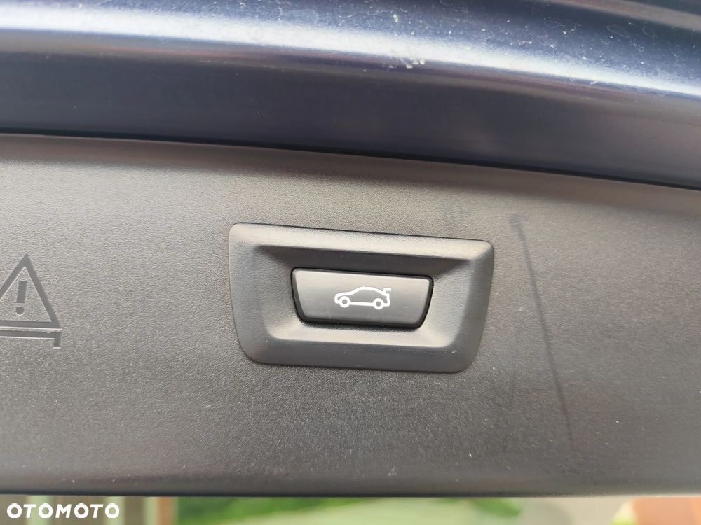 BMW Seria 5 520d xDrive - 12