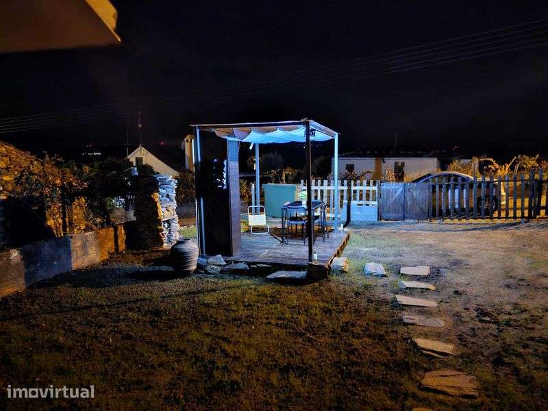 PARAÍSO RÚSTICO À VENDA: Chalé Encantador com Àrea de Lazer Completa! - Grande imagem: 3/8