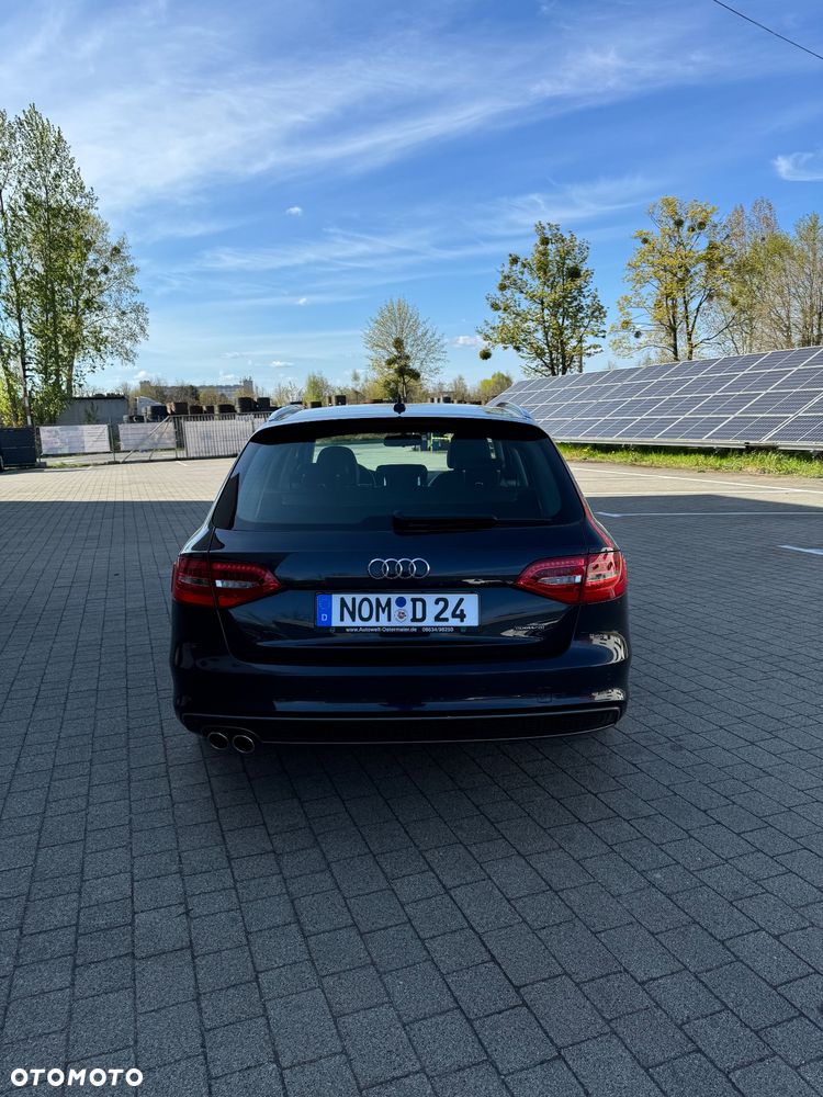 Audi A4 Avant 2.0 TDI DPF clean diesel quattro S tronic S line Sportpaket - 4