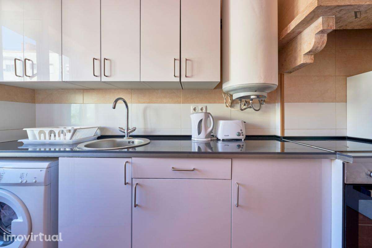 Quarto - localizado em Amadora Lisbon - Grande imagem: 5/27