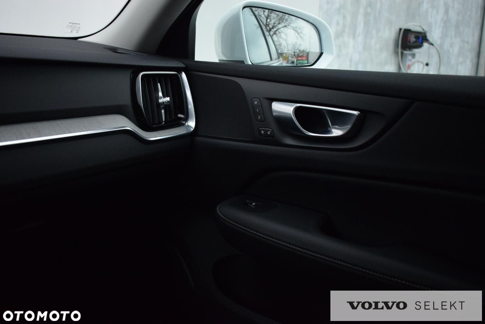 Volvo V60 Cross Country - 15