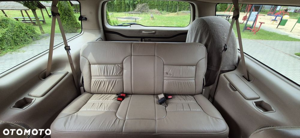 Ford Excursion - 7
