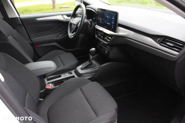 Ford Focus 1.0 EcoBoost Hybrid TITANIUM X - 38