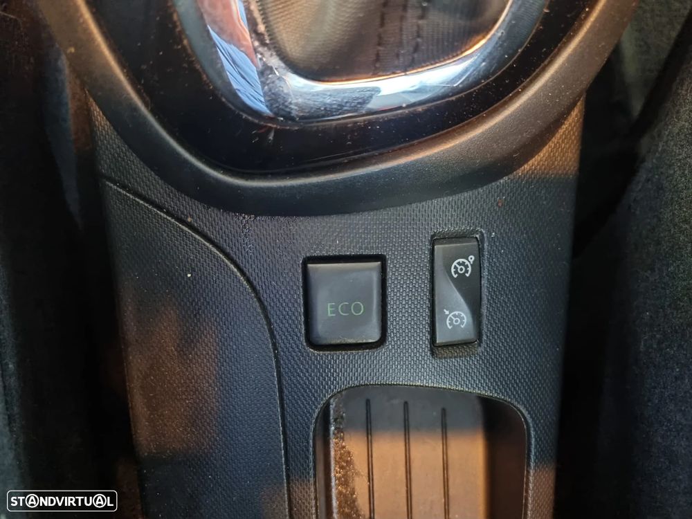 Renault Captur 1.2 TCe Exclusive EDC - 24