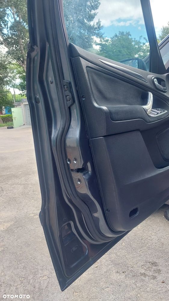 Ford S-Max - 13