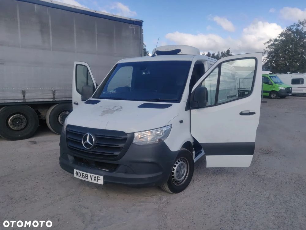 Mercedes-Benz Sprinter - 37