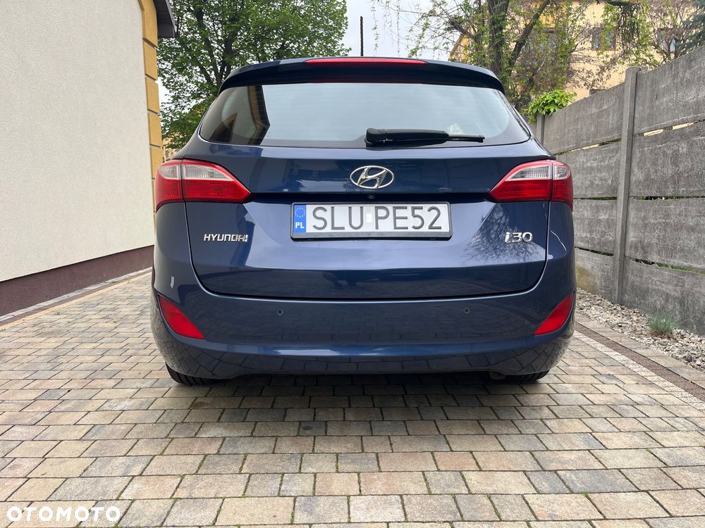 Hyundai i30 blue Kombi 1.6 CRDi Style - 11