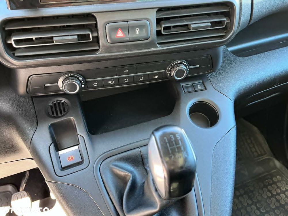 Opel Combo 1.5 CDTI Essentia S&S - 12