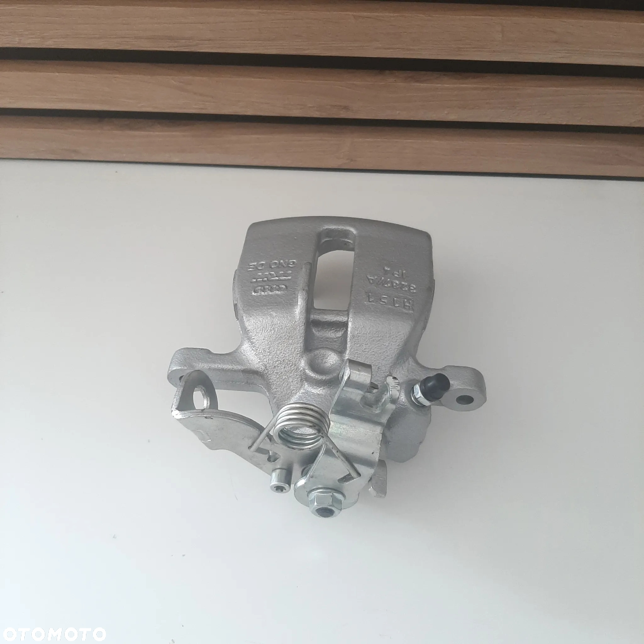 Zacisk tył Lewy Prawy Audi A4  B7 Quattro 3287/a - 3