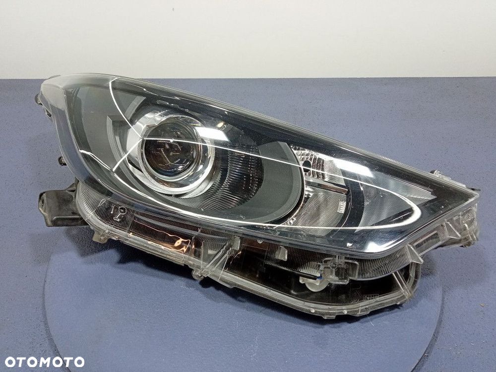 TOYOTA YARIS IV 20- REFLEKTOR PRAWY LAMPA EU K0-6EU - 1