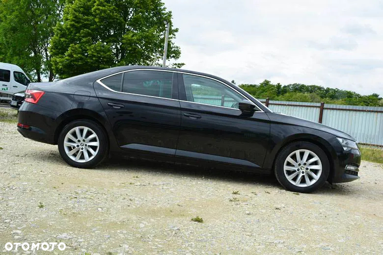 Skoda Superb 2.0 TDI SCR Style DSG - 9