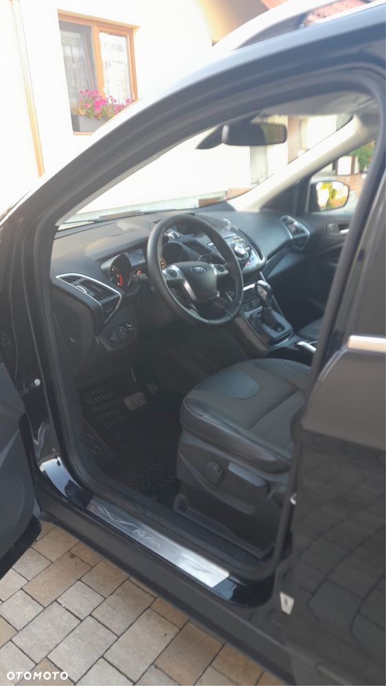 Ford Kuga - 2