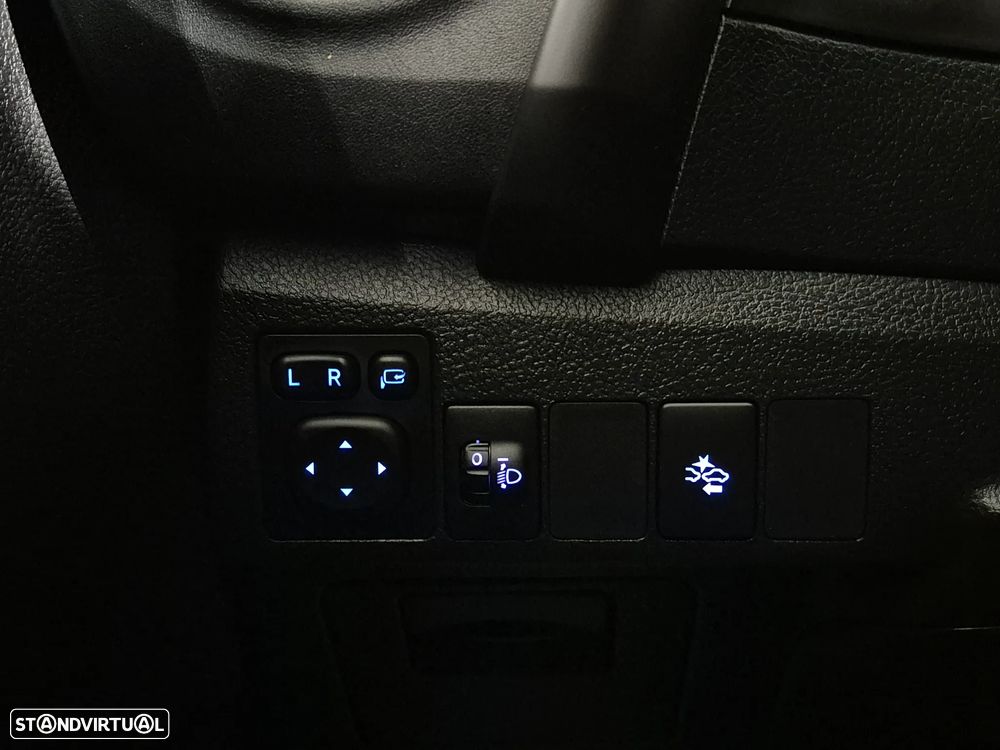 Toyota Auris 1.8 HSD Comfort +P.Techno+P.Sport - 26