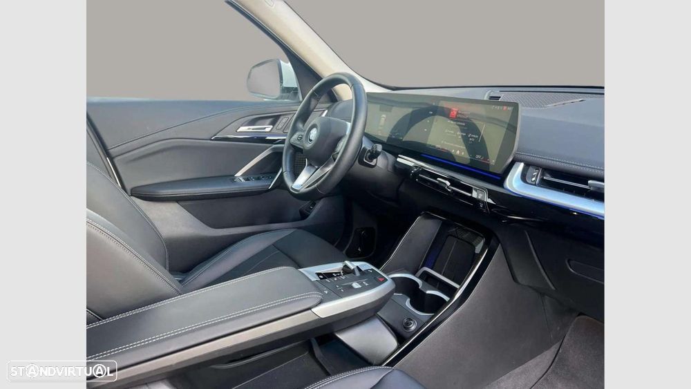 BMW iX1 eDrive20 - 14