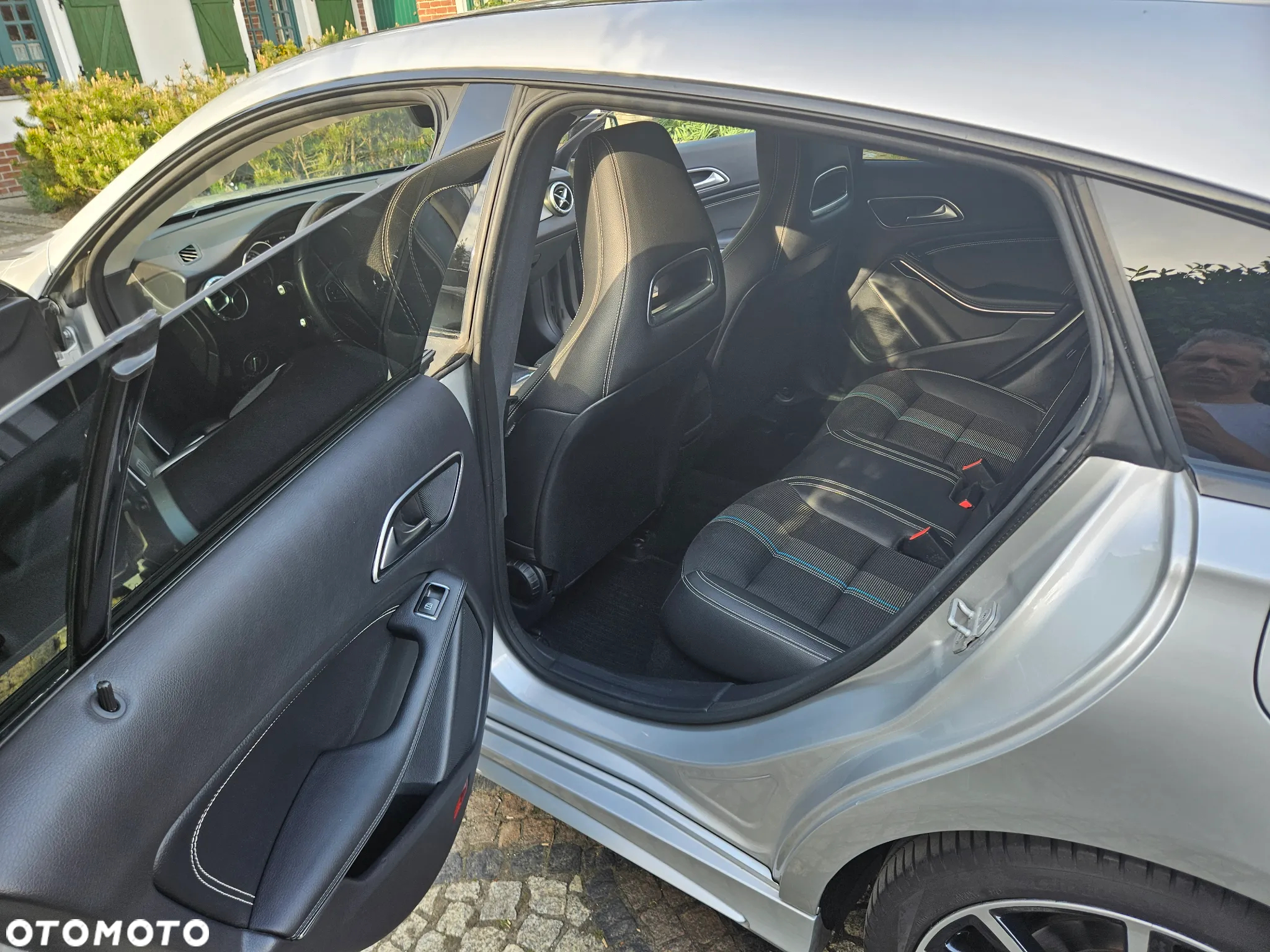 Mercedes-Benz CLA Shooting Brake 180 d 7G-DCT AMG Line - 11