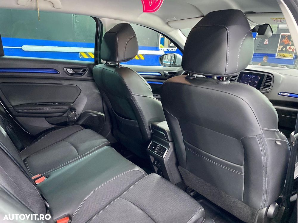 Renault Megane Grandtour TCe 140 GPF EDC TECHNO - 17