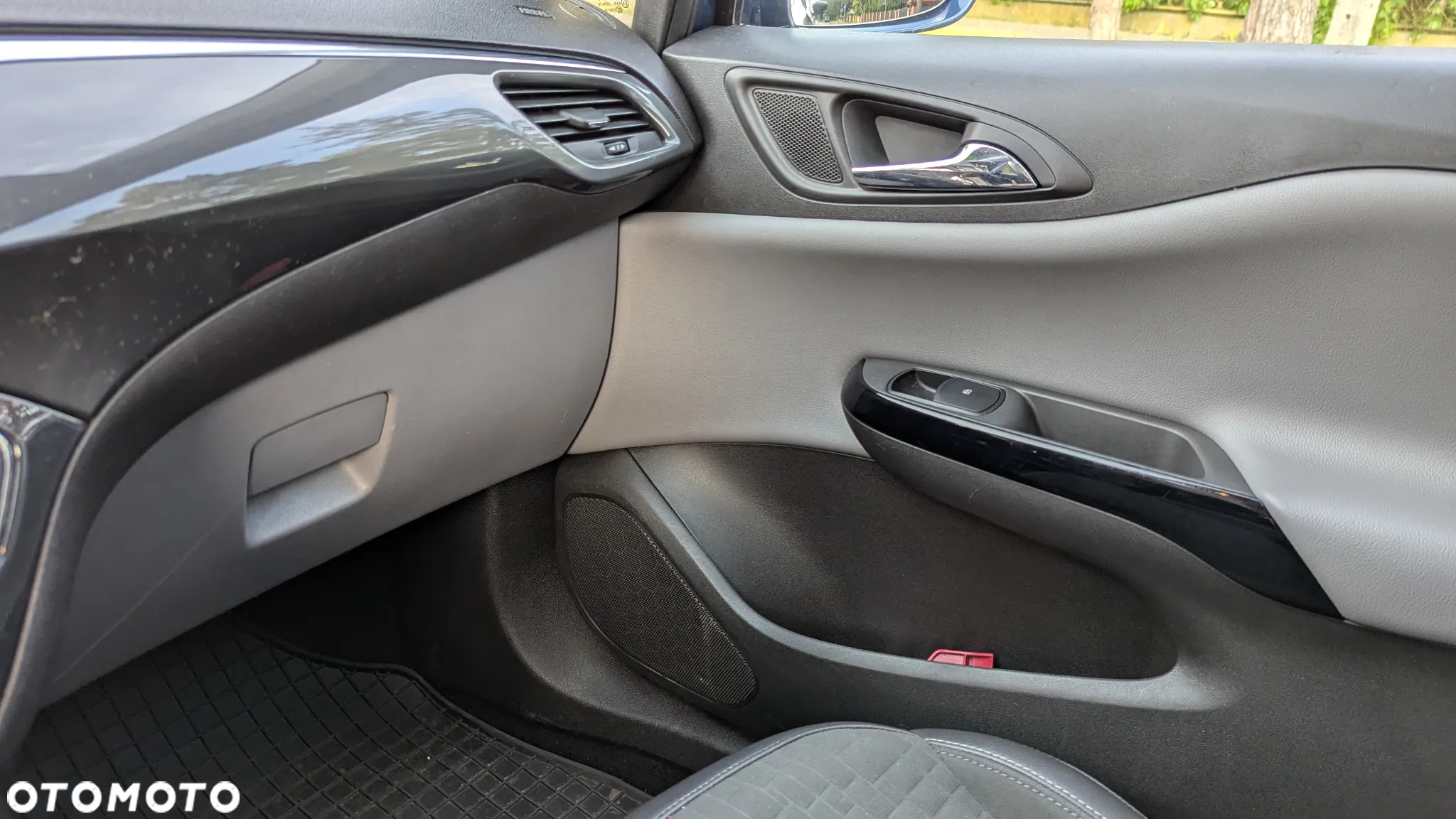Opel Corsa 1.4 T Cosmo S&S - 15
