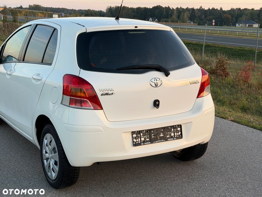 Toyota Yaris - 10