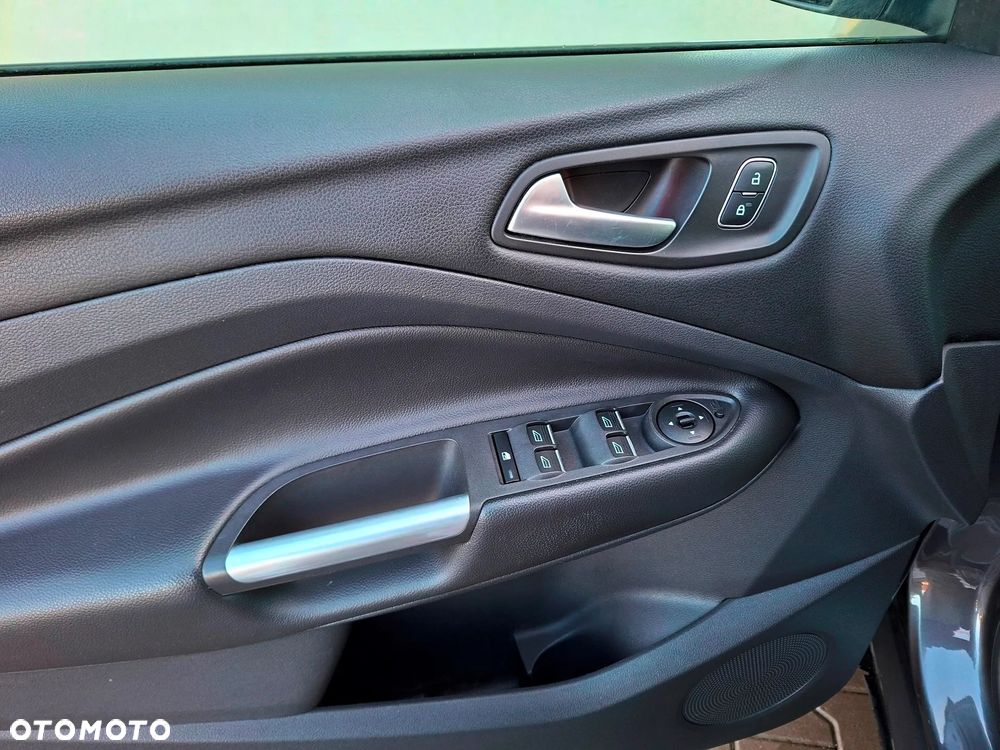 Ford Kuga 2.0 TDCi AWD Titanium - 35