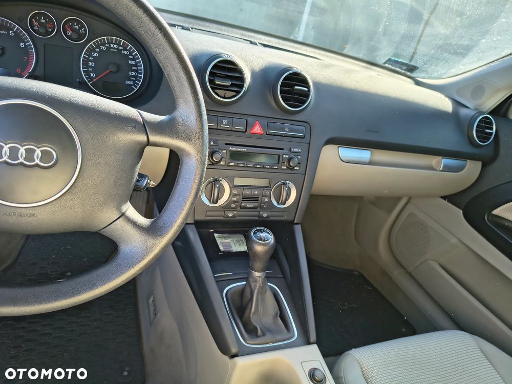 Audi A3 3-drzwiowe 1.6 Attraction - 3
