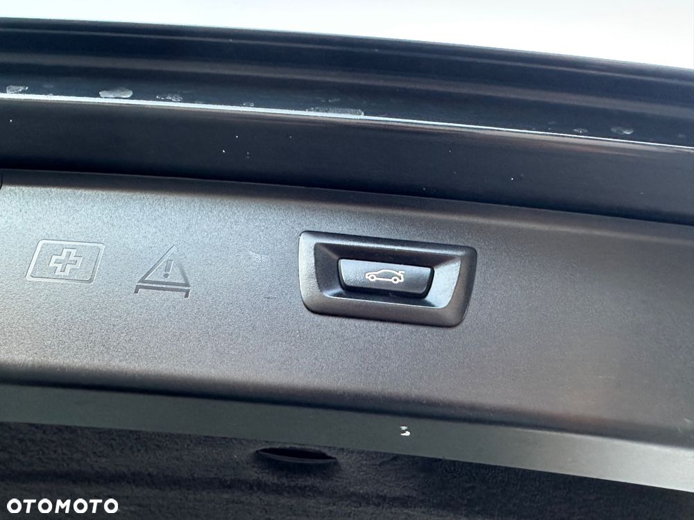BMW Seria 5 525d Sport-Aut Modern Line - 18