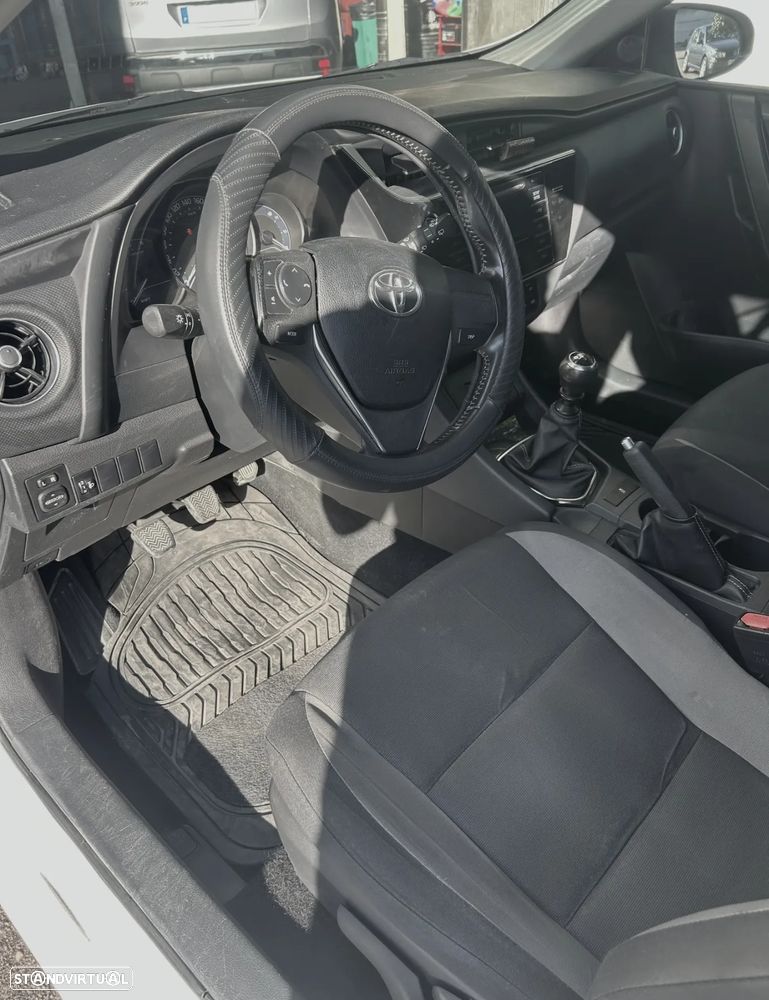 Toyota Auris 1.4 D-4D ACtive - 7