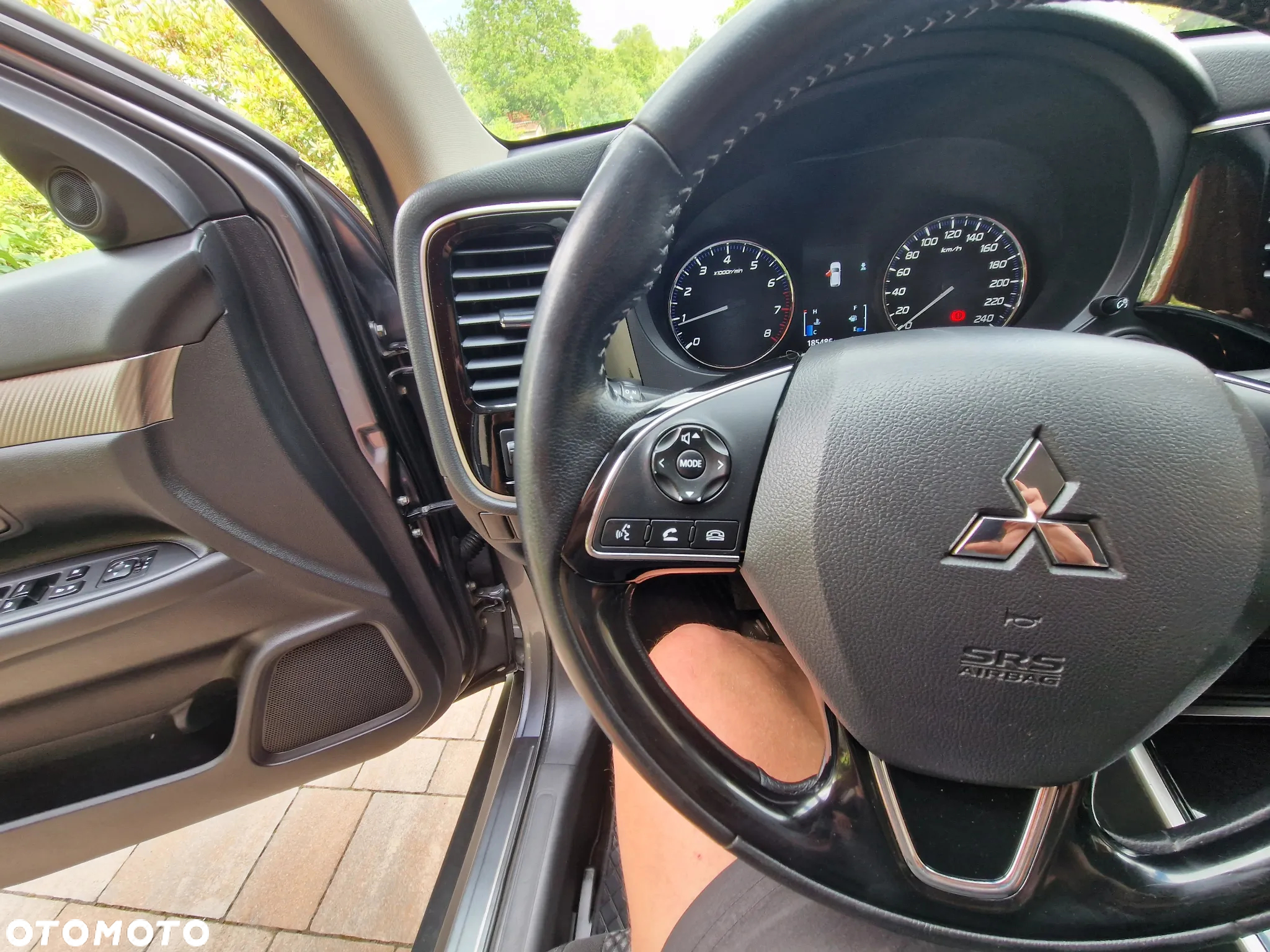Mitsubishi Outlander - 11