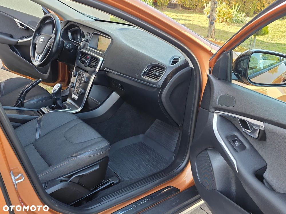 Volvo V40 Cross Country D3 Momentum - 30