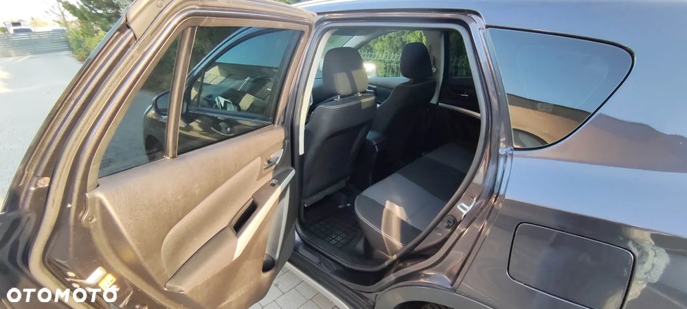 Suzuki SX4 1.6 Comfort Plus - 17