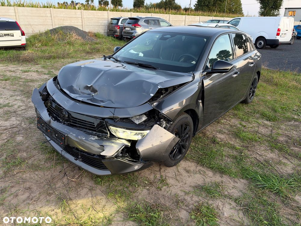Opel Astra 1.2 Turbo GS - 4