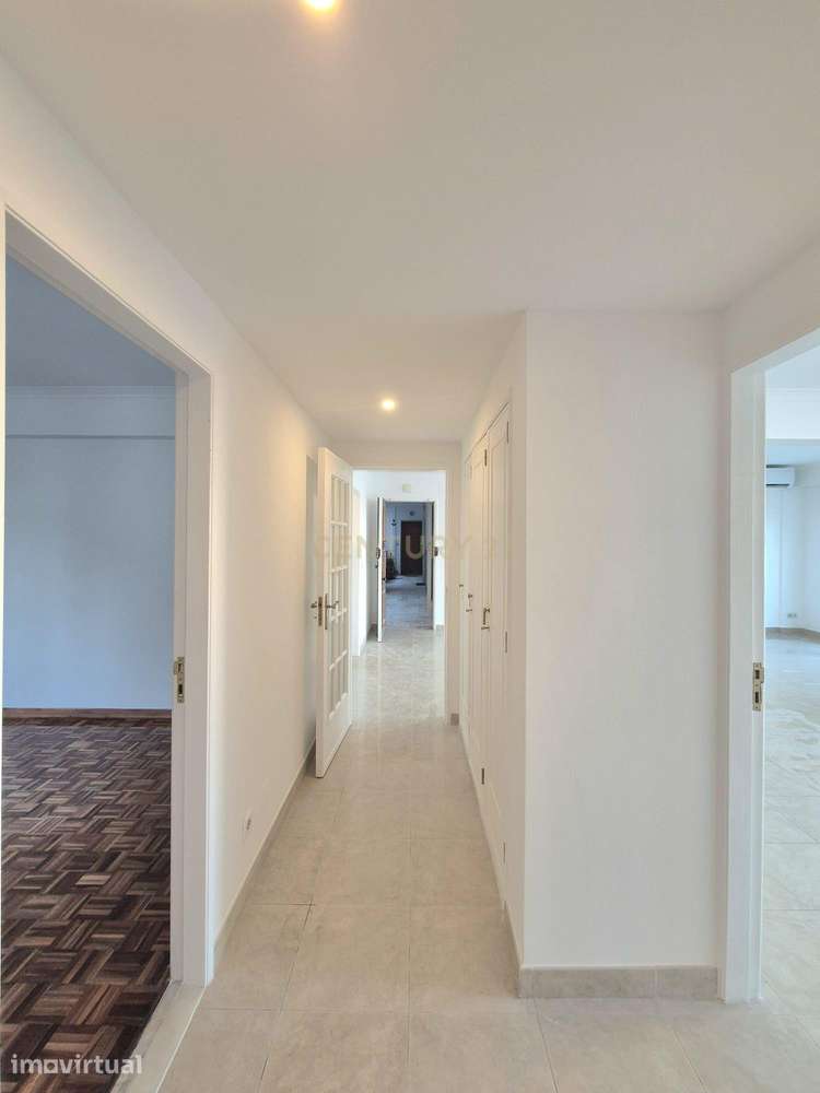 Apartamento T3 renovado com vista em Cascais - Grande imagem: 3/25