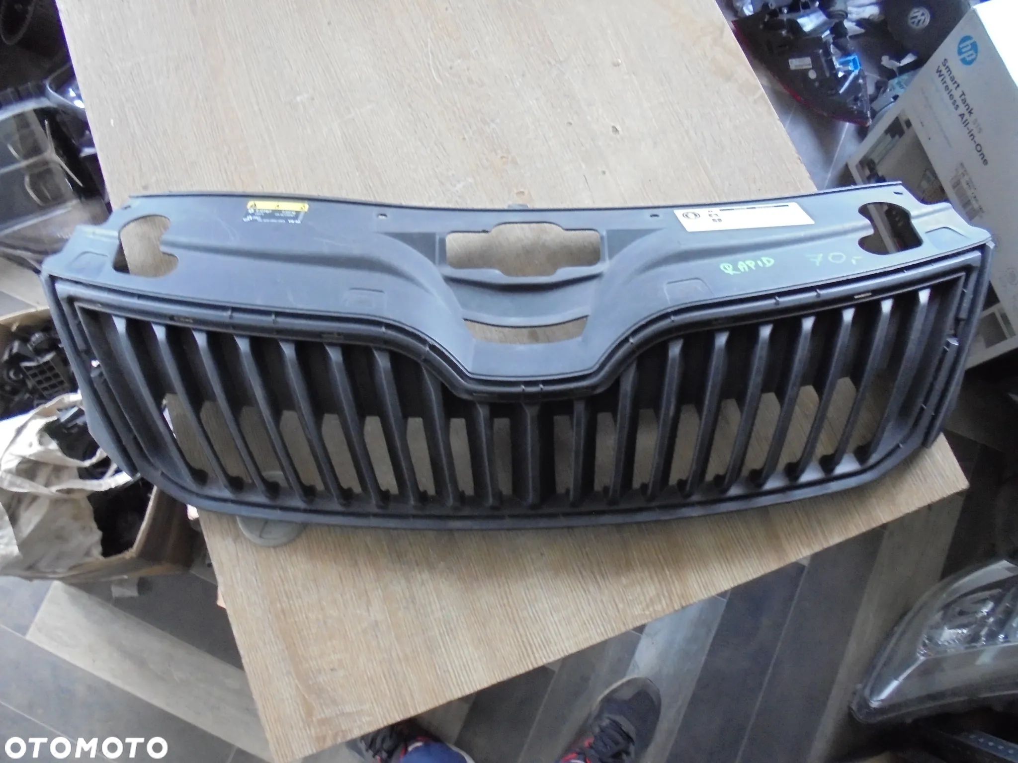 SKODA RAPID GRILL ATRAPA - 1
