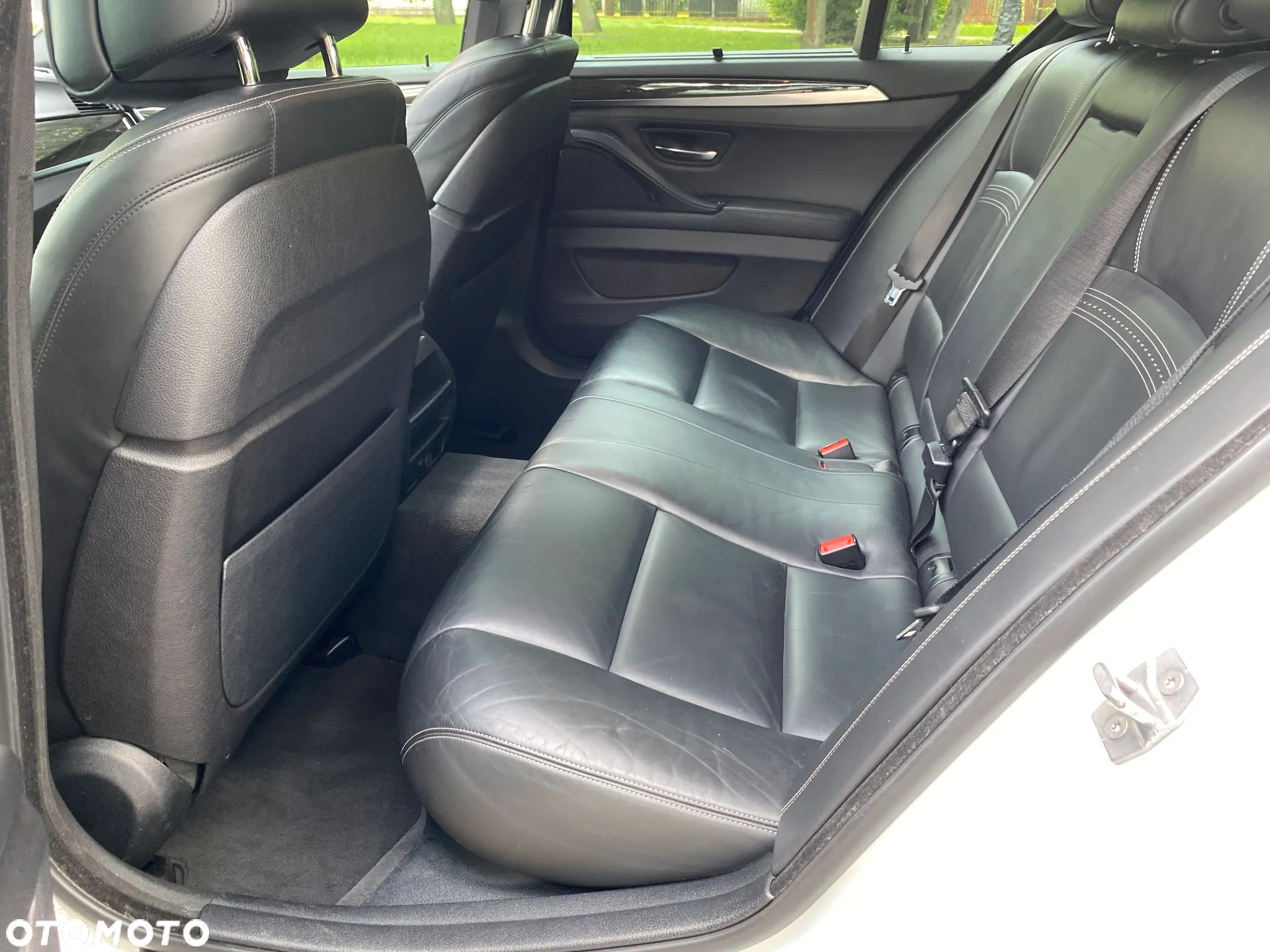 BMW Seria 5 550i - 20