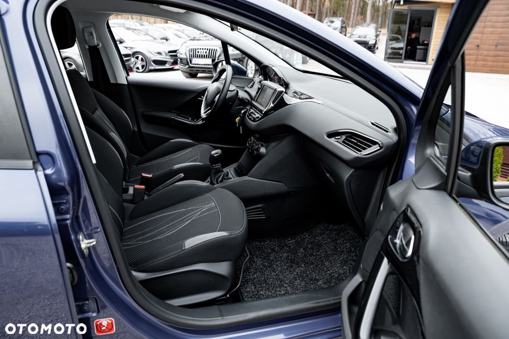 Peugeot 208 PureTech 82 Allure - 22