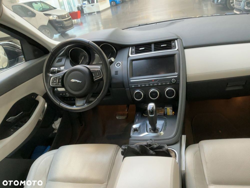 Jaguar E-Pace D150 AWD HSE - 8