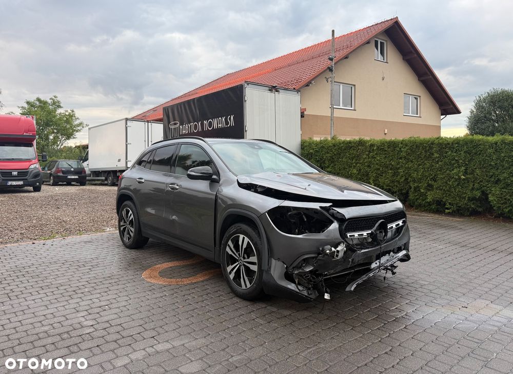 Mercedes-Benz GLA - 1