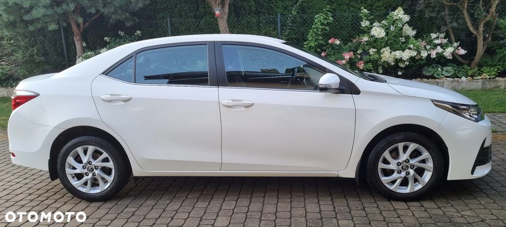 Toyota Corolla 1.6 Active - 12