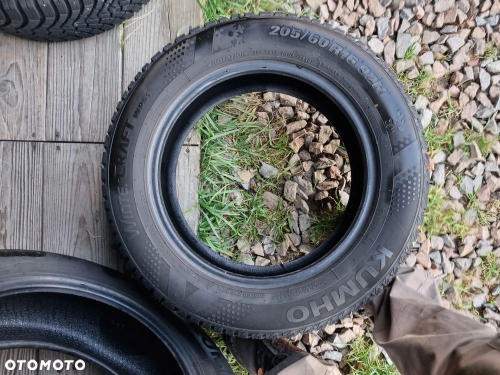 Opony Kumho WinterCraft WP51 205/60R16 92H 2020r,4x7mm bdb stan - 10