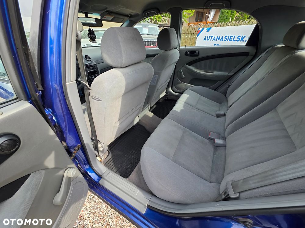 Chevrolet Lacetti 1.4 SE - 8
