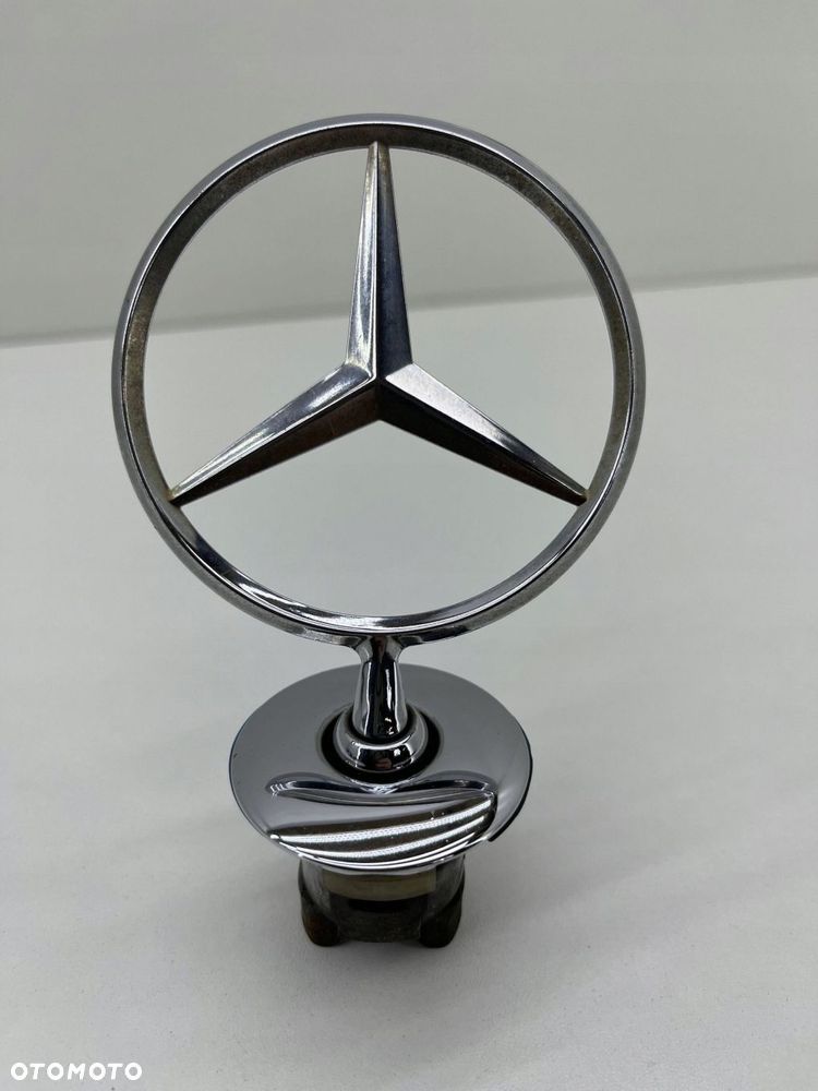 MERCEDES ZNACZEK EMBLEMAT PRZÓD A2108800186 - 2