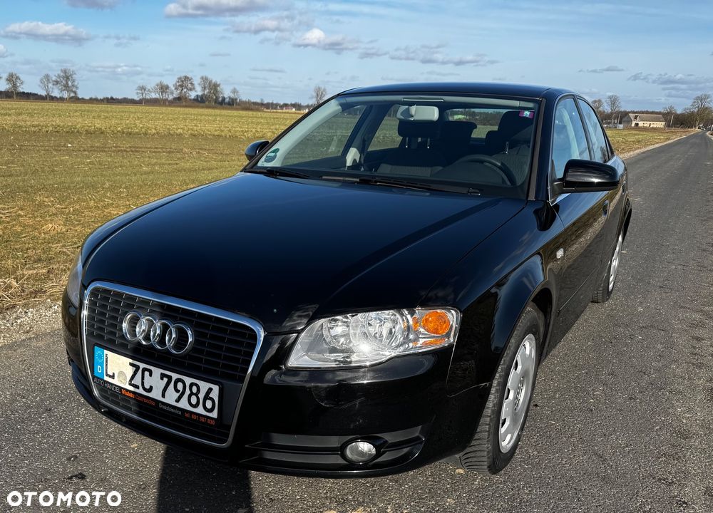 Audi A4 Limousine - 4