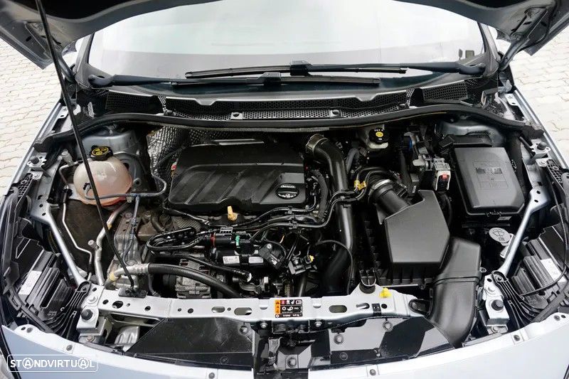 Opel Astra 1.2 Turbo Elegance - 29