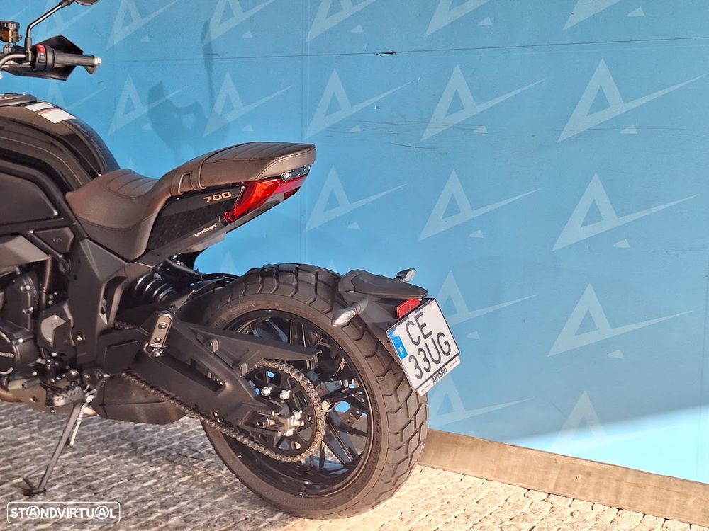 CF Moto 700CL-X Heritage - 7